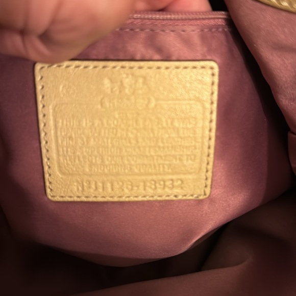 Fantastic Vintage Shimmer Gold Coach handbag - Picture 3 of 10